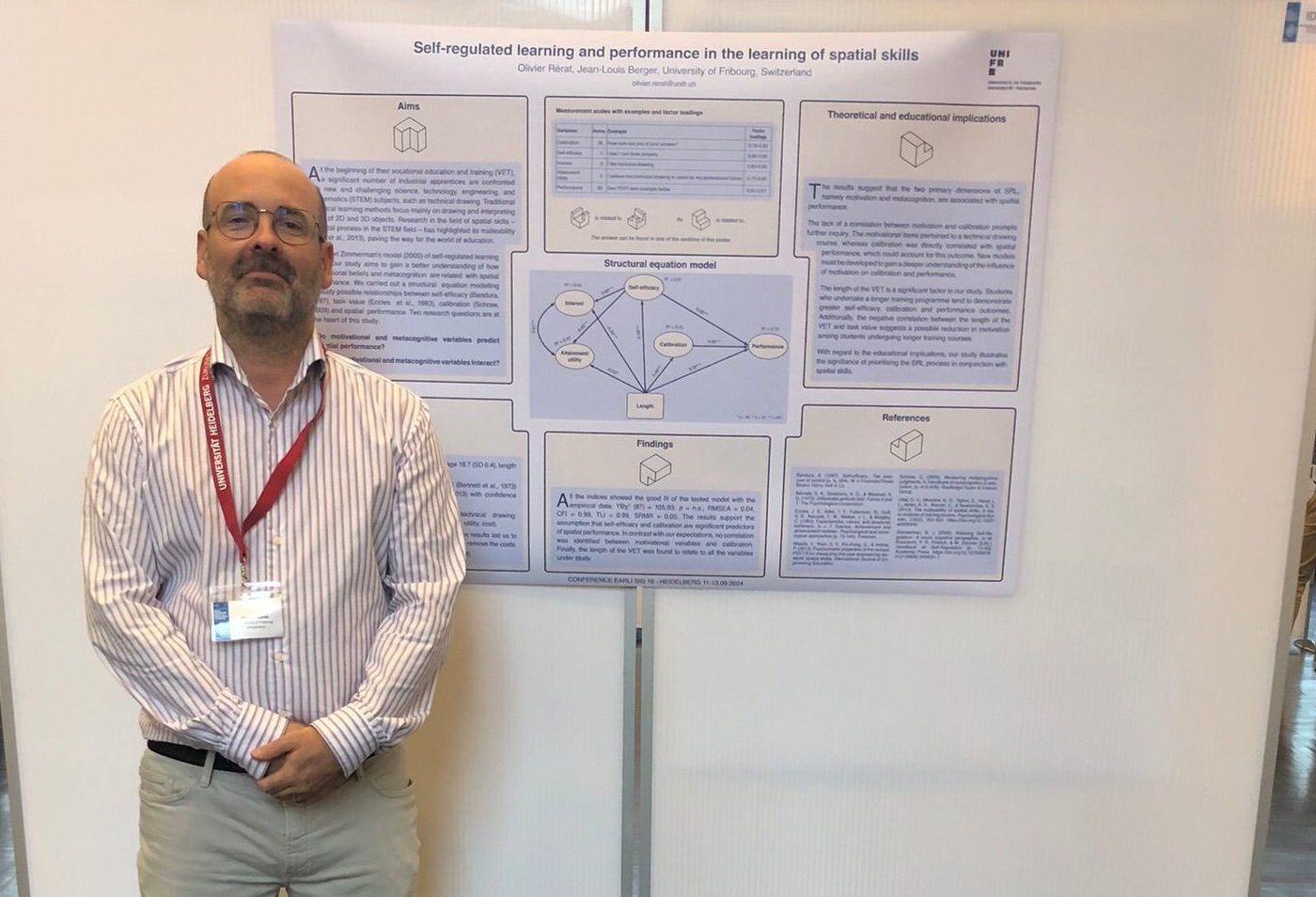 Olivier Rérat présente un poster lors du « 11th International Biennial Conference of EARLI SIG 16 »